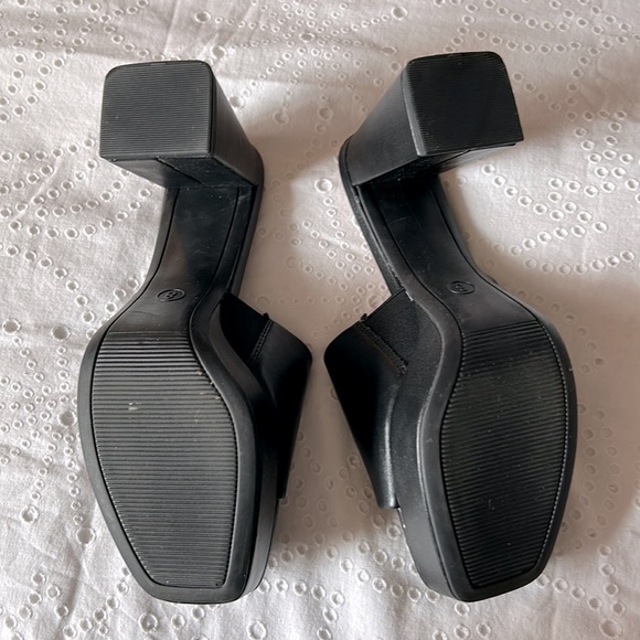 A new day high heel black shoes - Picture 6 of 7